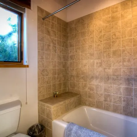 Bishops Corazones Three-bedroom Holiday home *